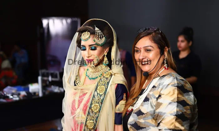 Archana Thakkar International Celebrity Makeup Artist  Trainer